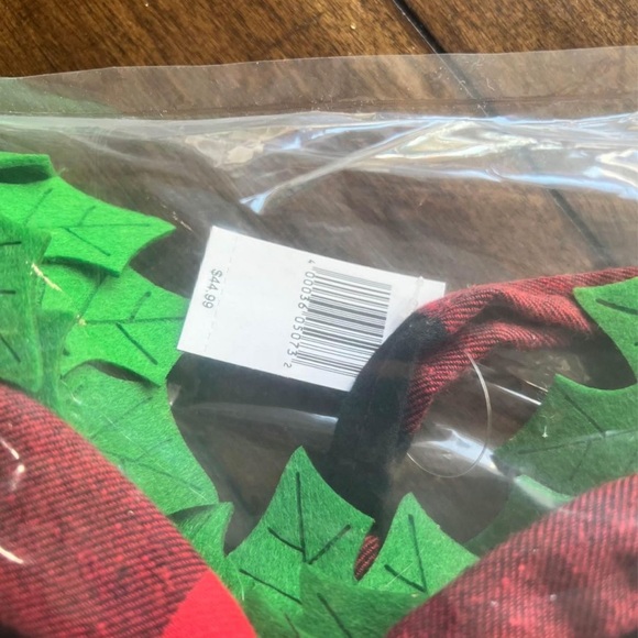 - Brand New DISNEY Mickey Christmas Wreath - Picture 2 of 3